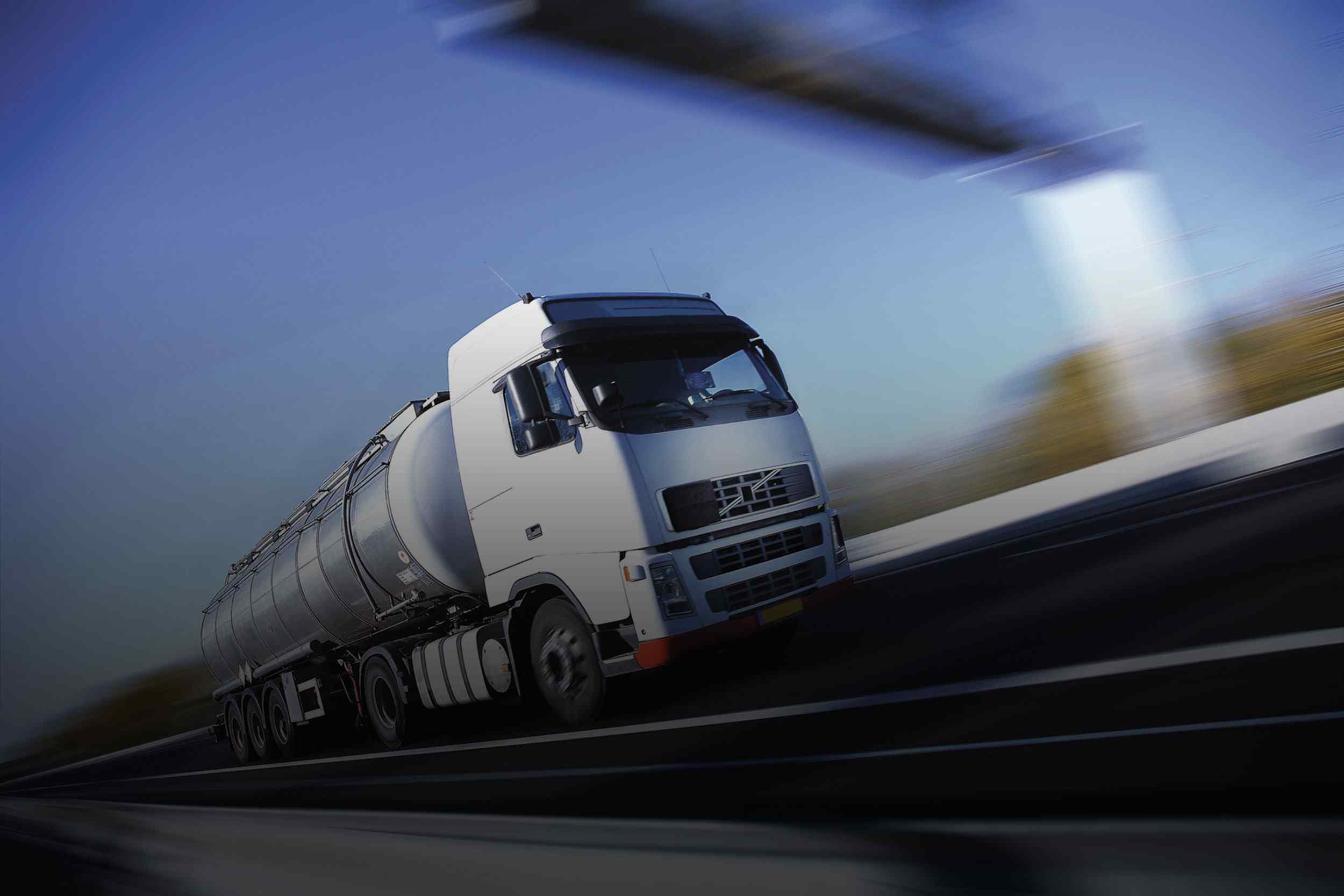 http://expresstransportsinc.com/wp-content/uploads/2015/09/White-Truck-single.jpg