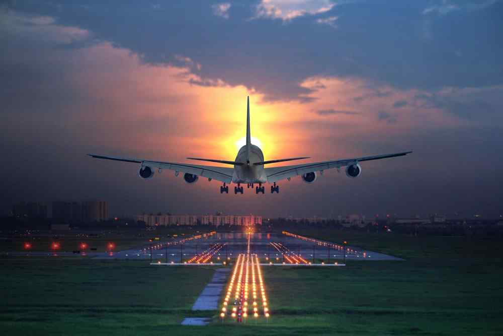 http://expresstransportsinc.com/wp-content/uploads/2015/09/shutterstock_1356599871.jpg